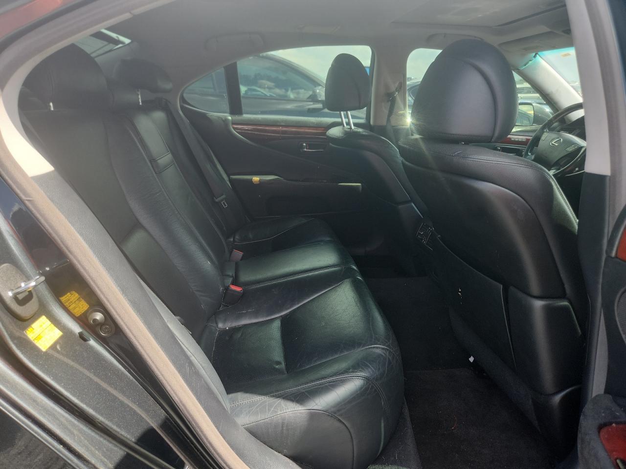 2011 LEXUS LS