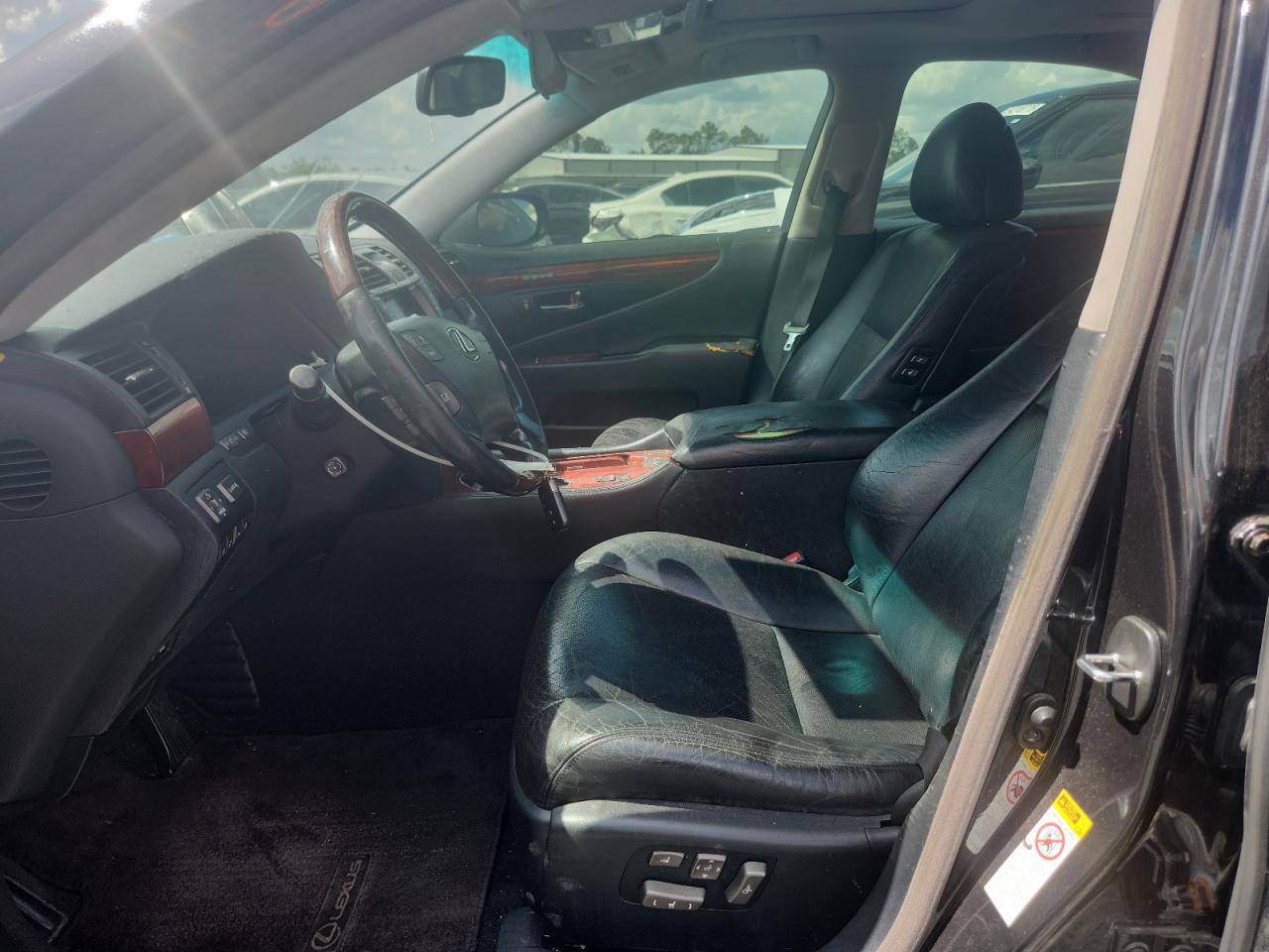 2011 LEXUS LS