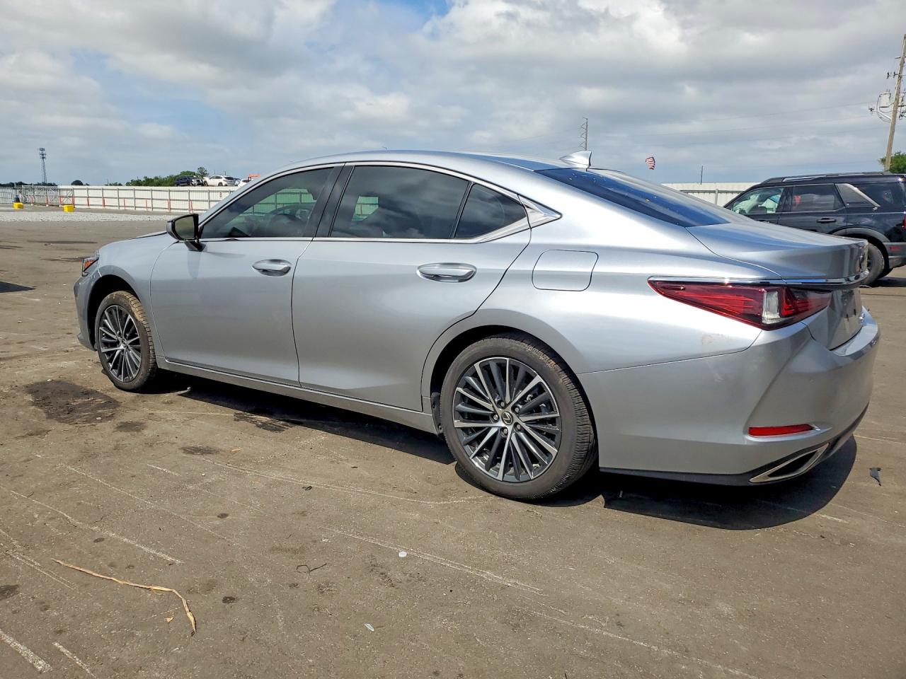 2022 LEXUS ES 350