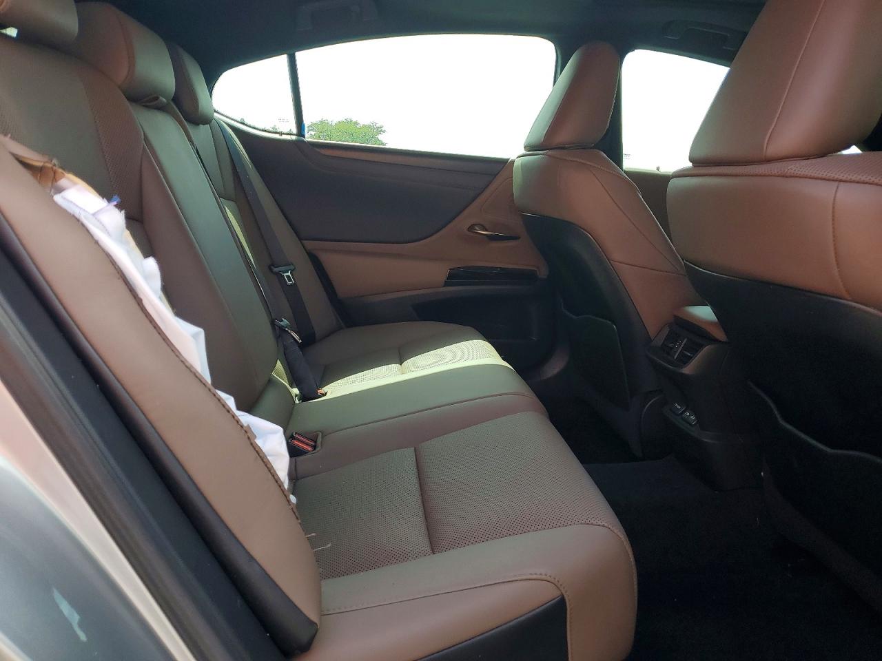 2022 LEXUS ES 350