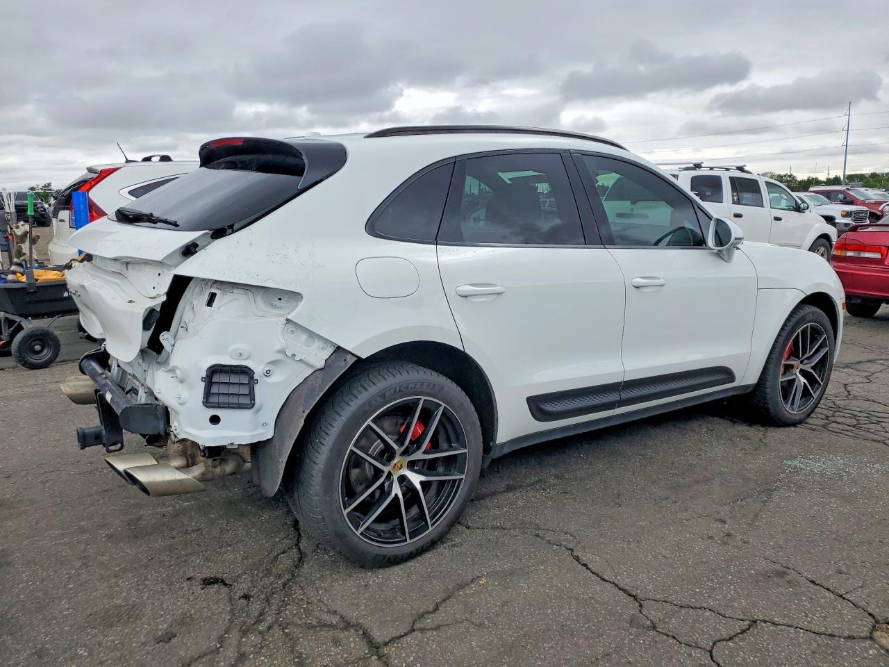 2023 PORSCHE MACAN