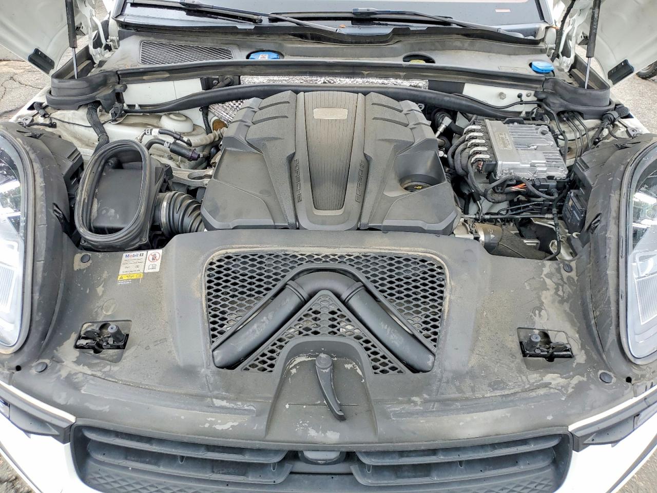 2023 PORSCHE MACAN