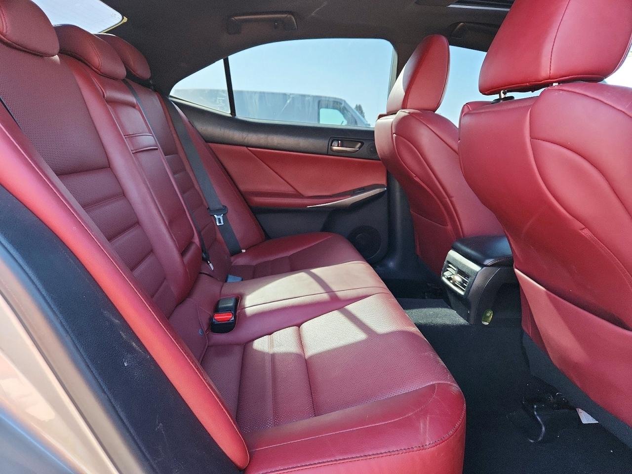 2017 LEXUS IS