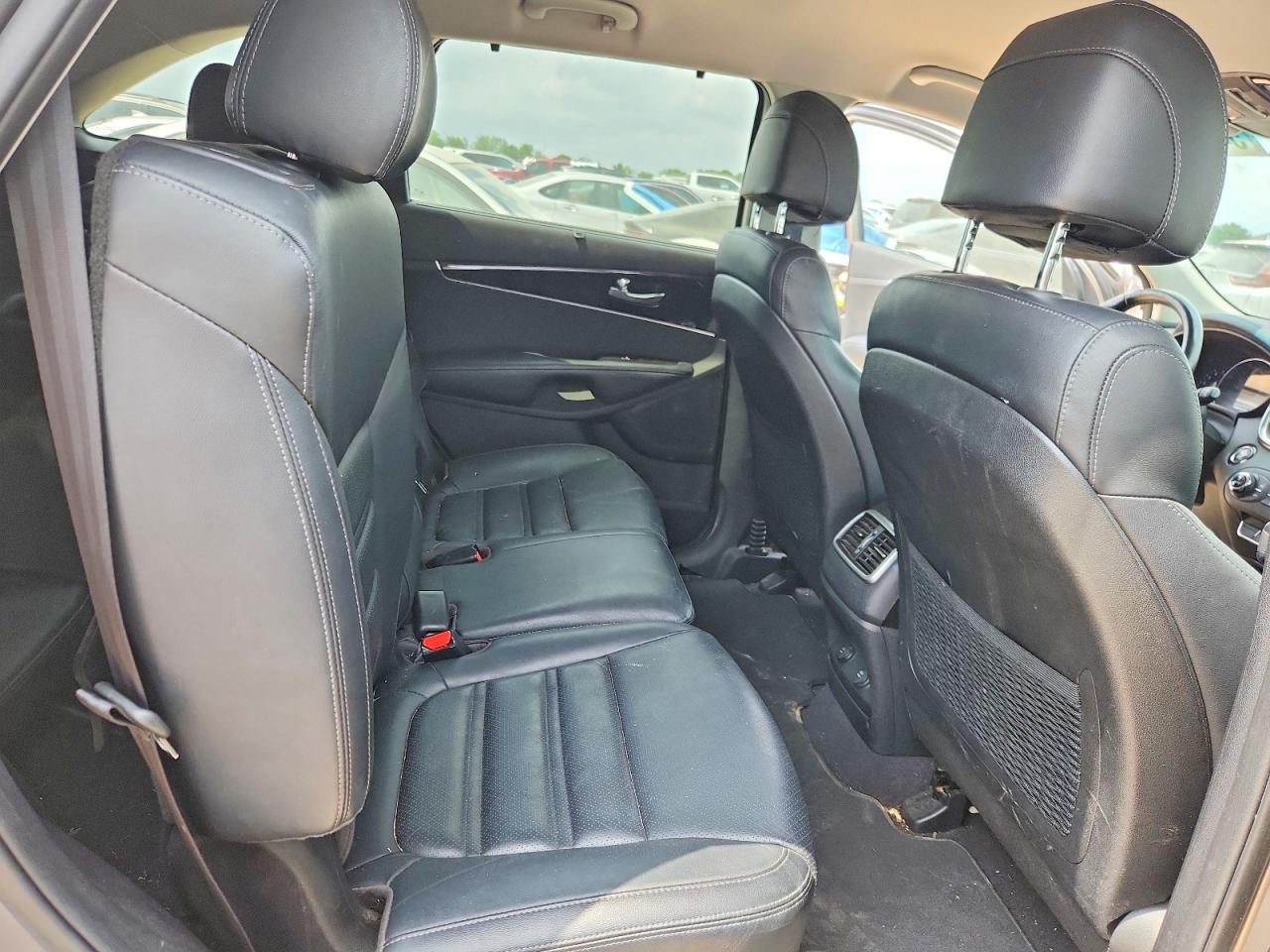 2017 KIA SORENTO