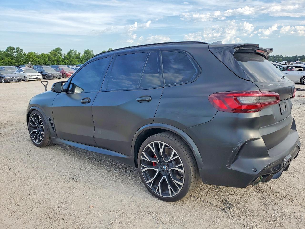 2022 BMW X5 — ?