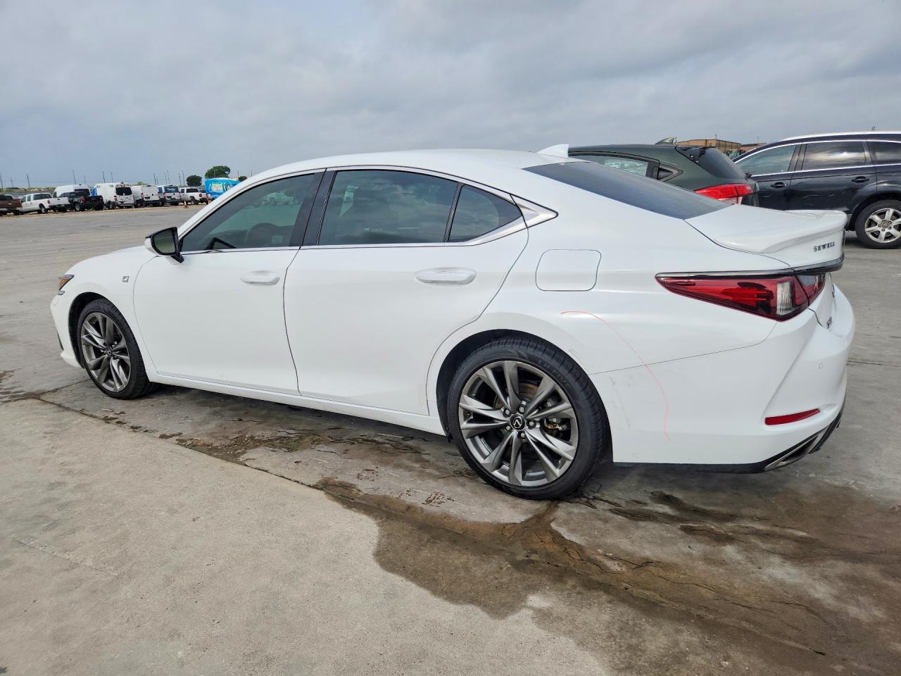 2019 LEXUS ES