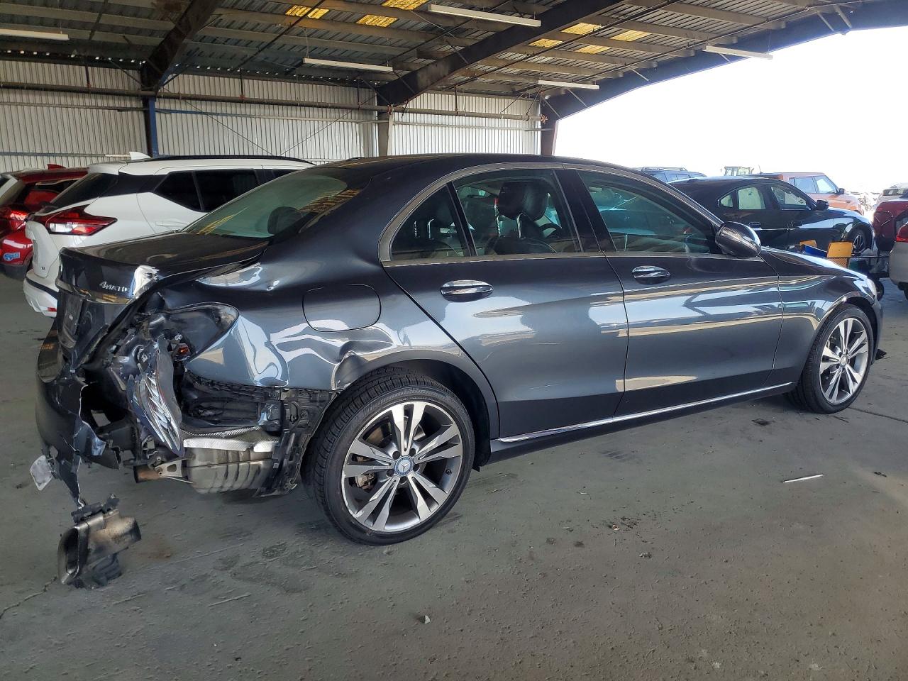 2015 MERCEDES-BENZ C