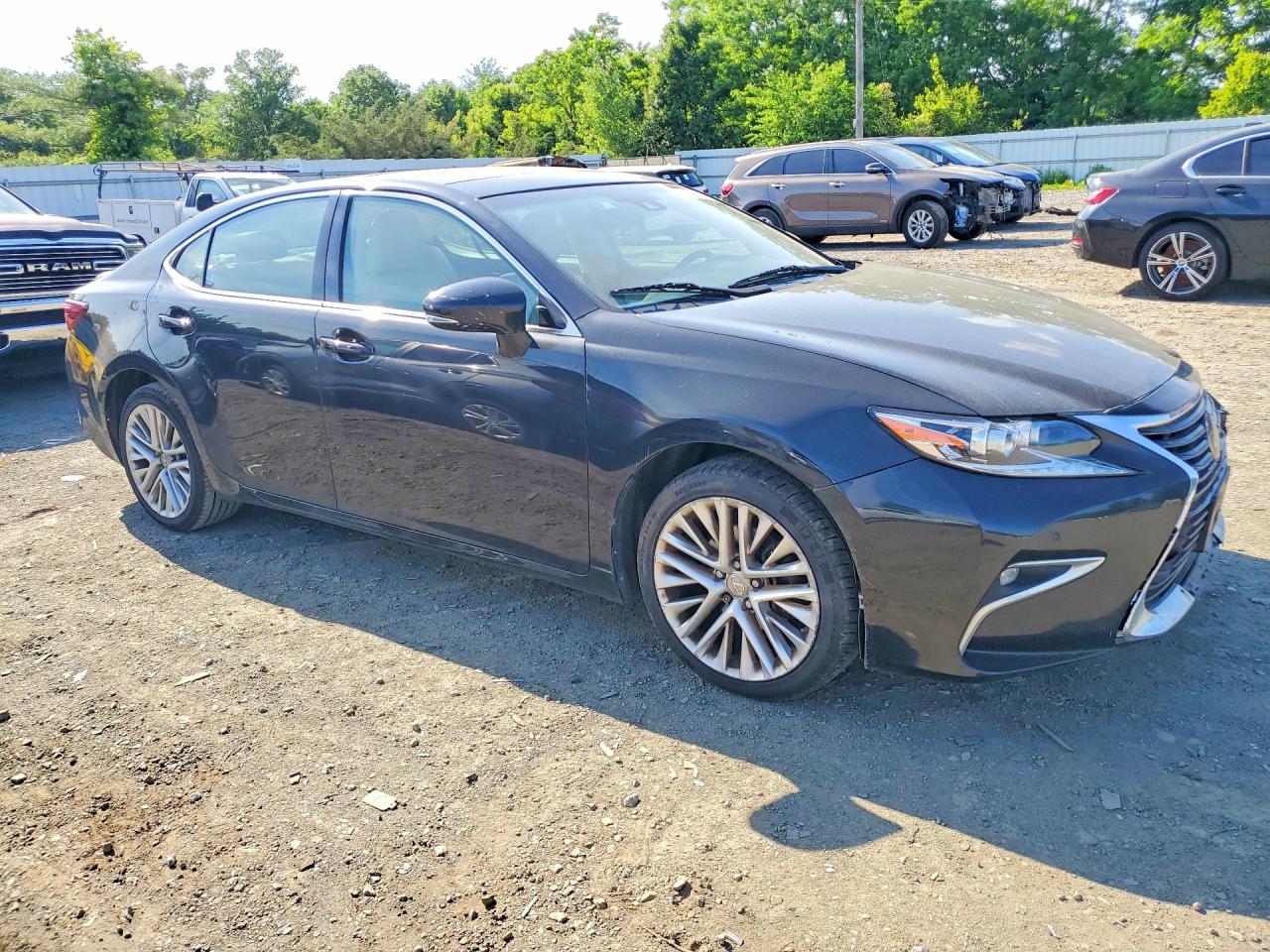 2016 LEXUS ES
