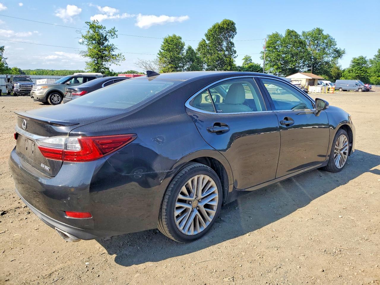 2016 LEXUS ES