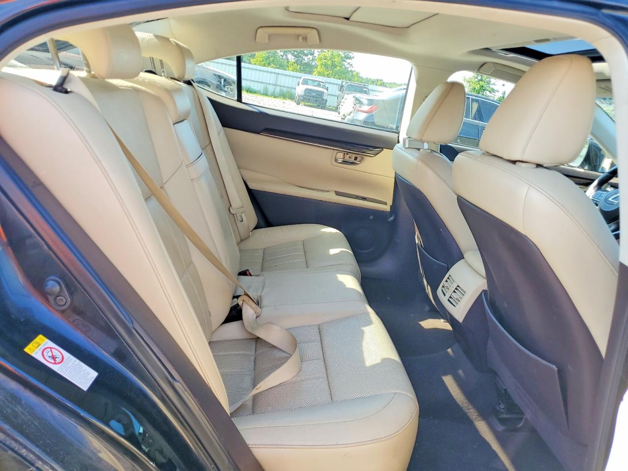 2016 LEXUS ES
