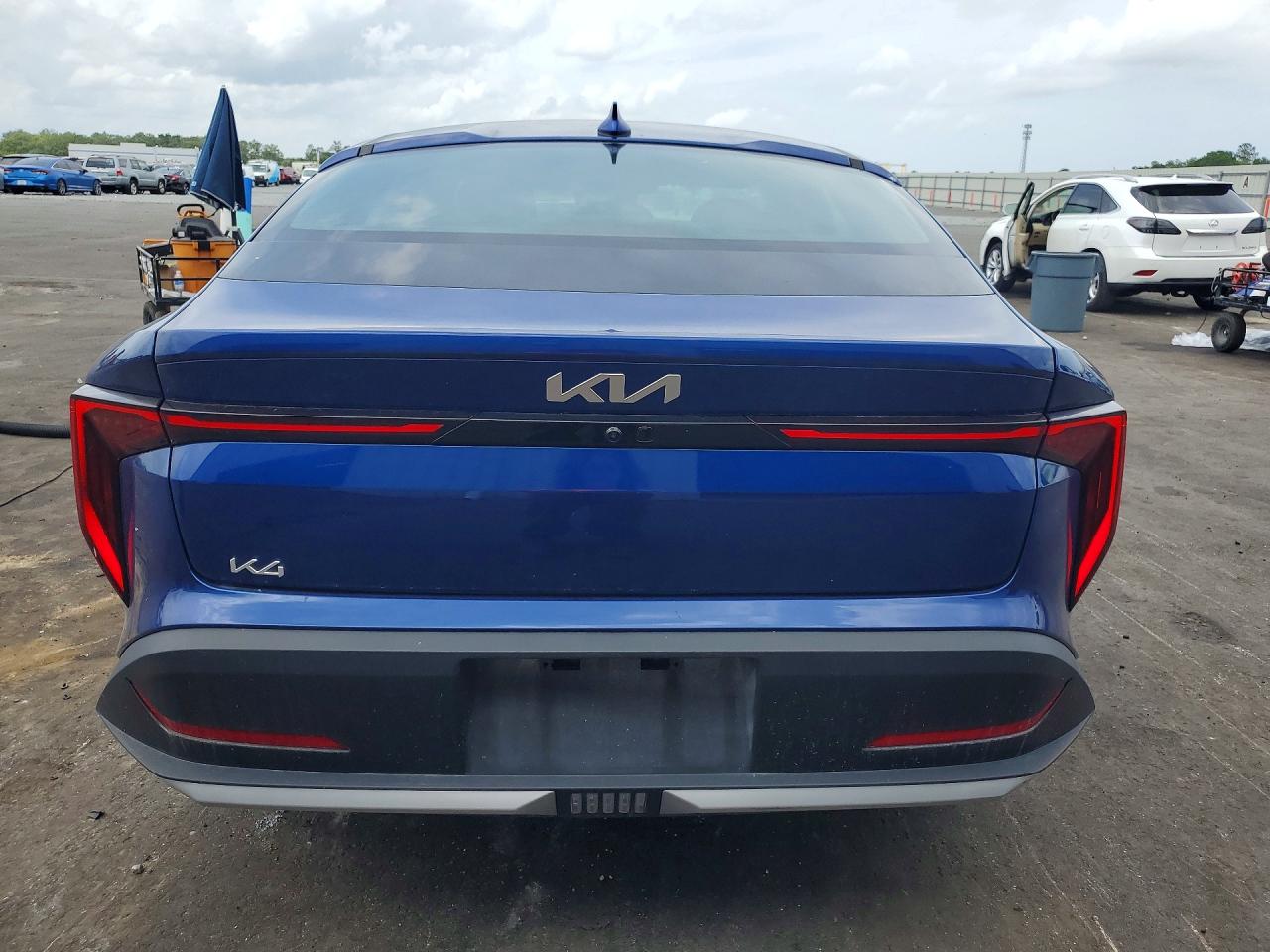 2025 KIA K4 — ?