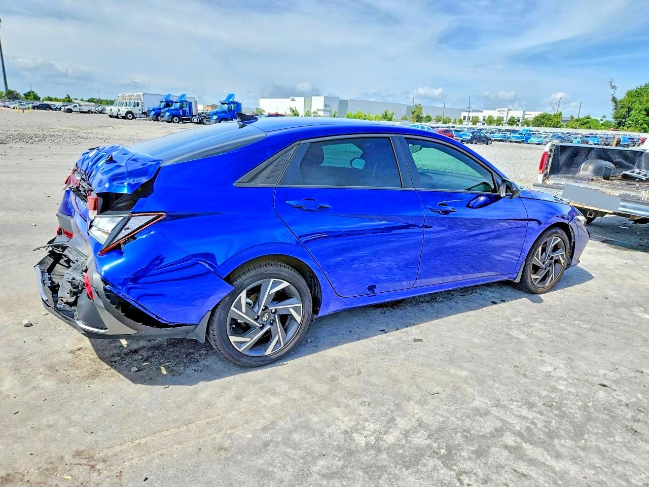 2025 HYUNDAI ELANTRA — ?
