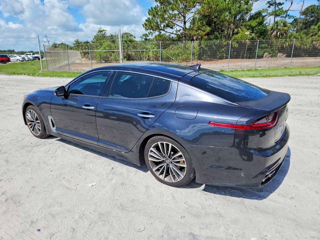 2019 KIA STINGER