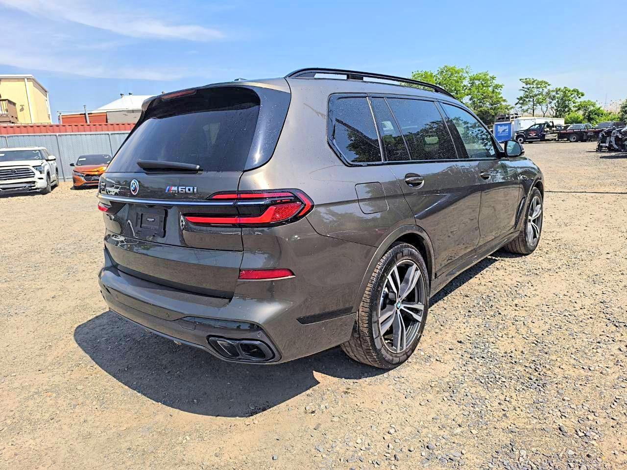 2023 BMW X7