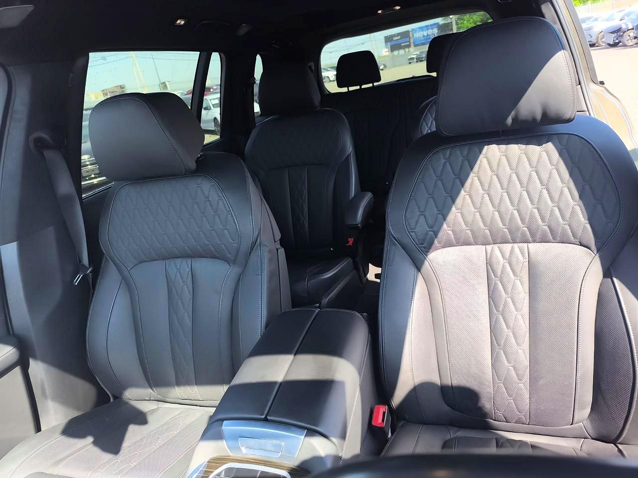 2023 BMW X7