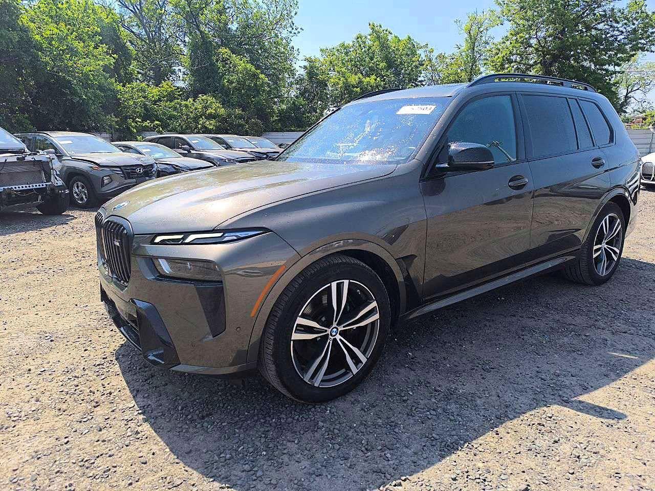 2023 BMW X7