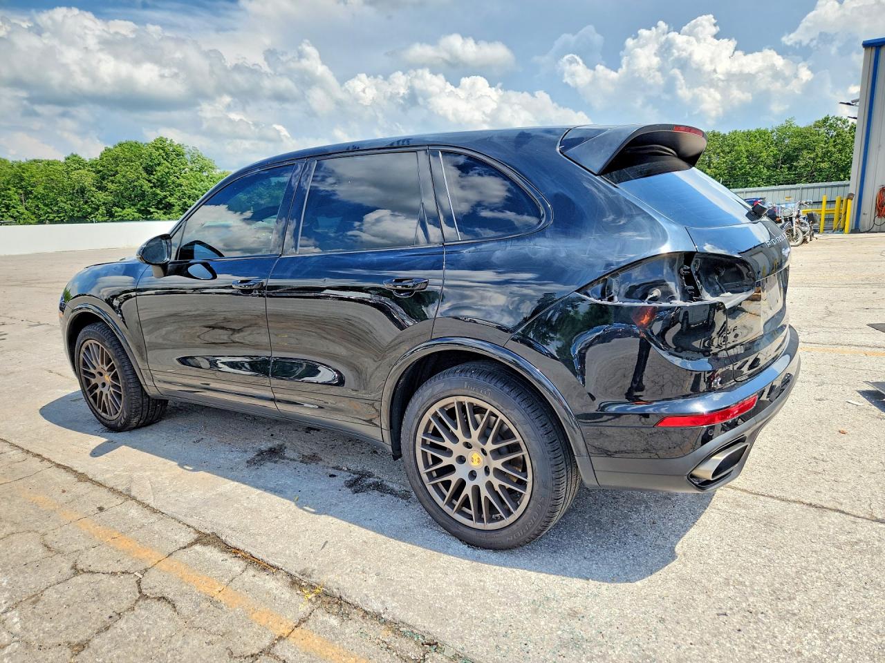 2017 PORSCHE CAYENNE — ?