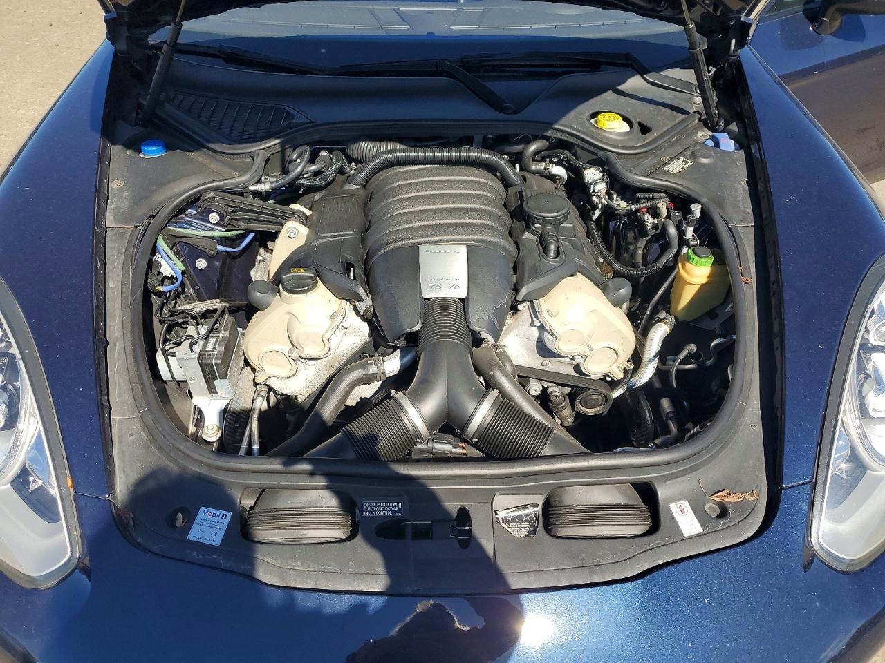 2016 PORSCHE PANAMERA