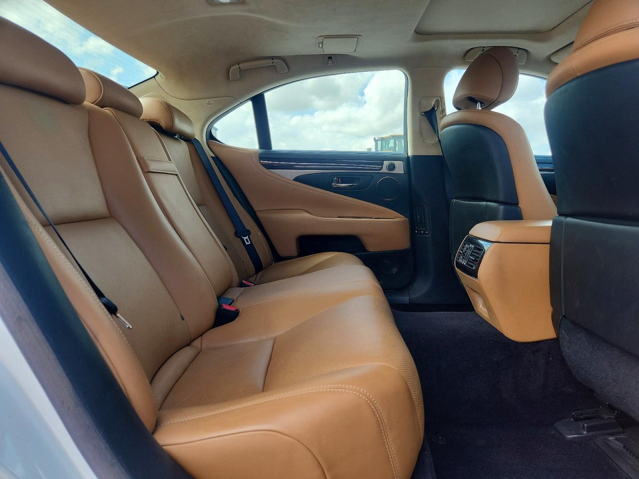 2015 LEXUS LS