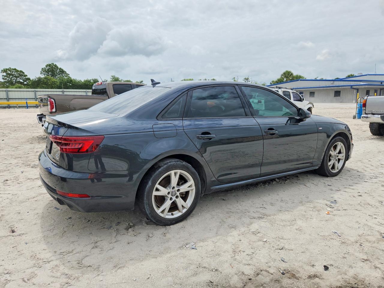 2018 AUDI A4