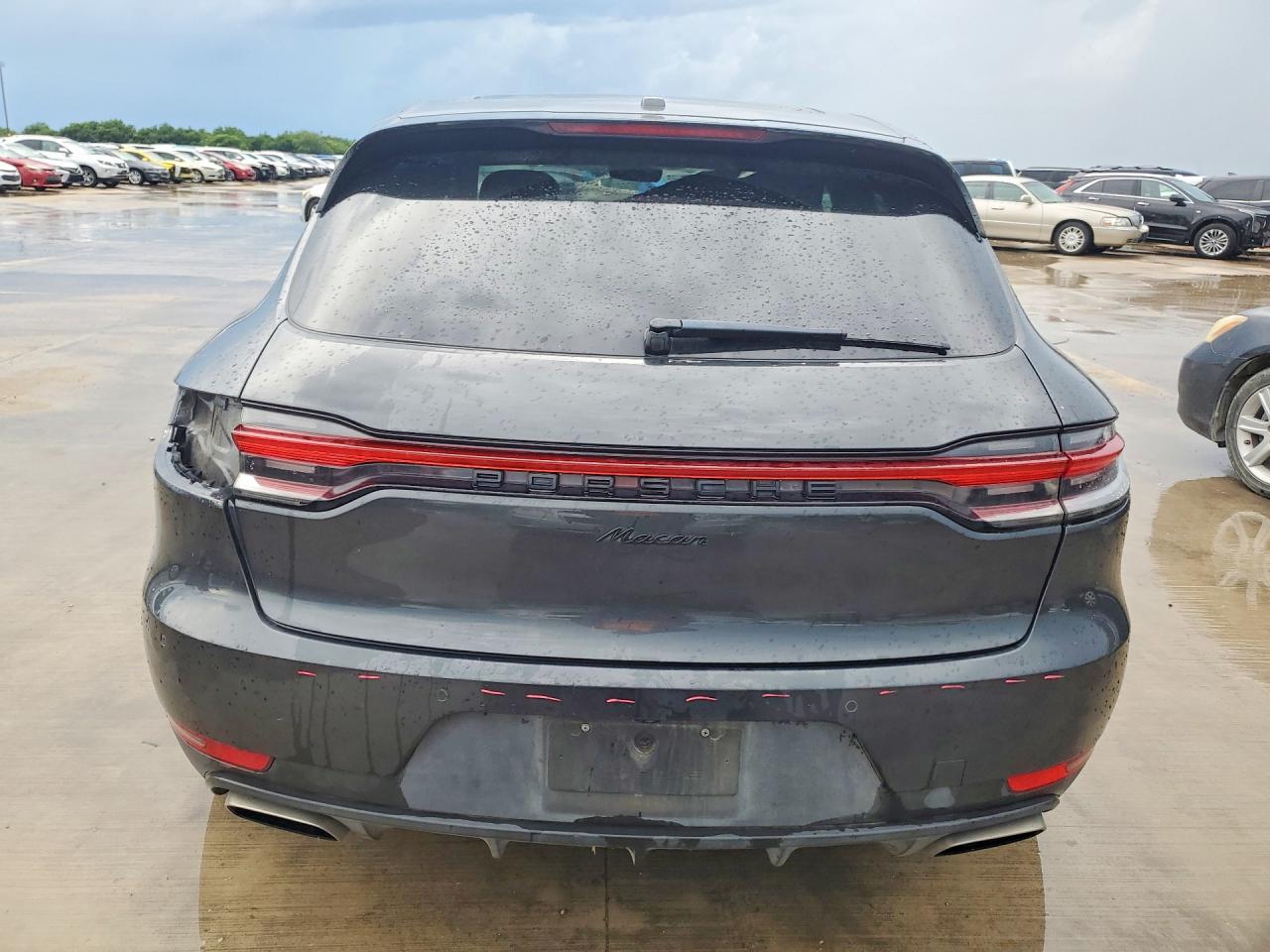 2021 PORSCHE MACAN