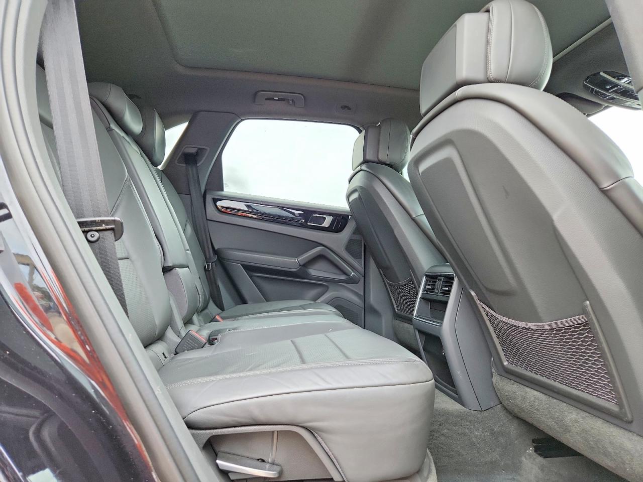 2019 PORSCHE CAYENNE — ?