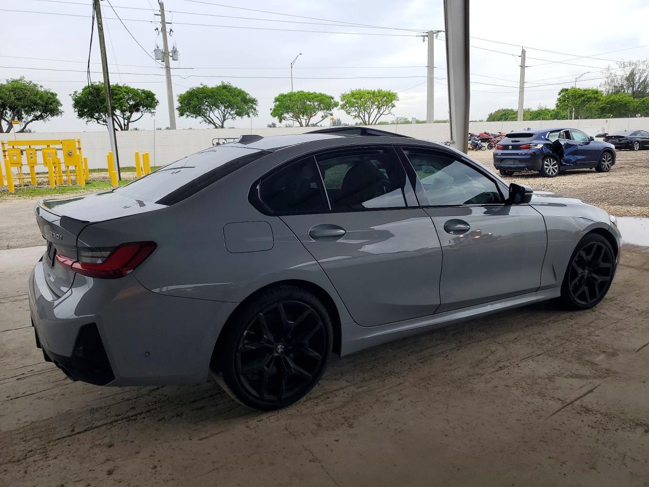 2025 BMW 3-Series 330XI
