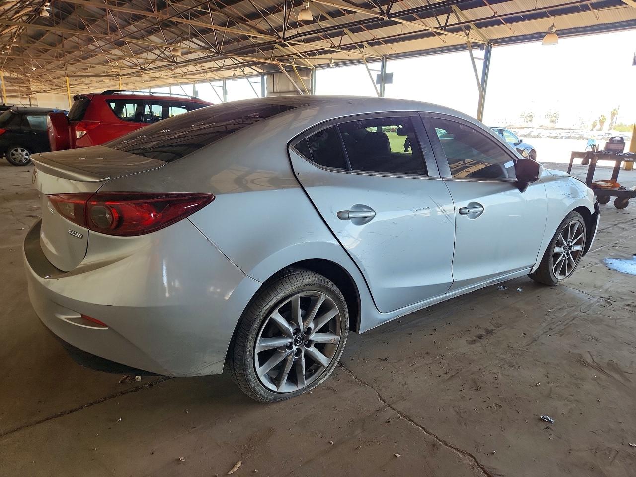 2018 MAZDA 3
