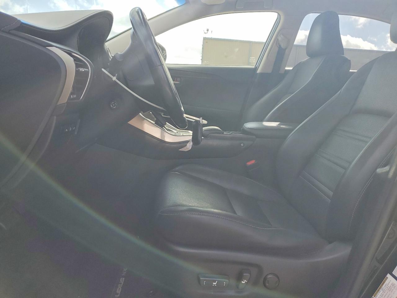 2016 LEXUS NX 200T