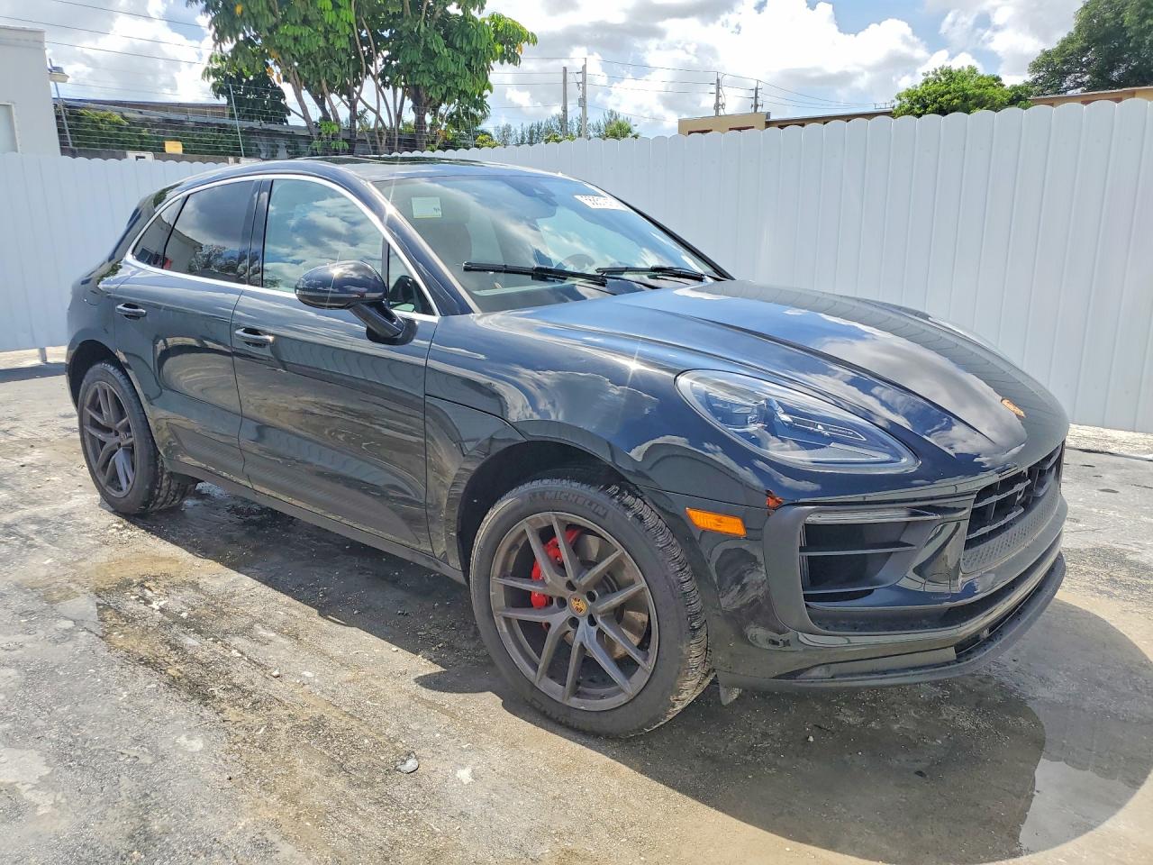 2025 PORSCHE MACAN — ?