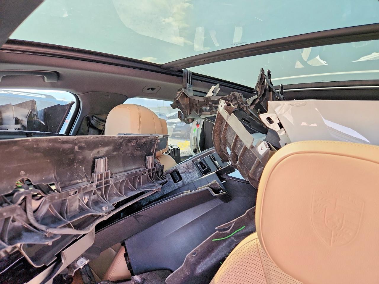 2025 PORSCHE CAYENNE — ?