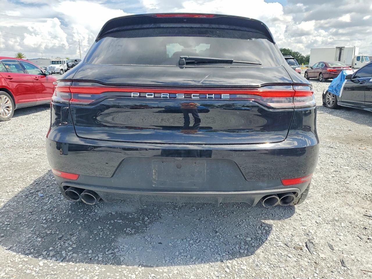 2021 PORSCHE MACAN