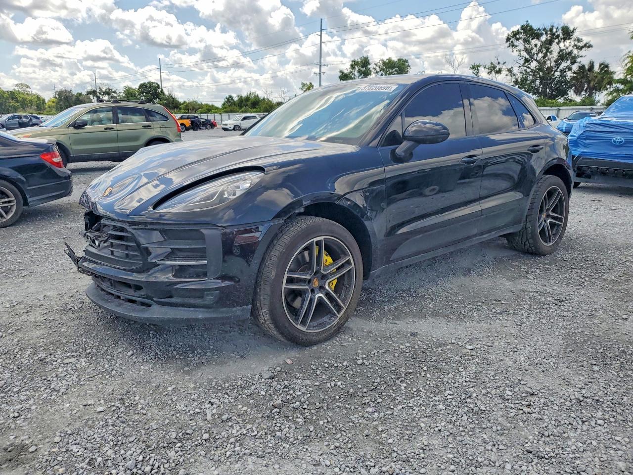2021 PORSCHE MACAN
