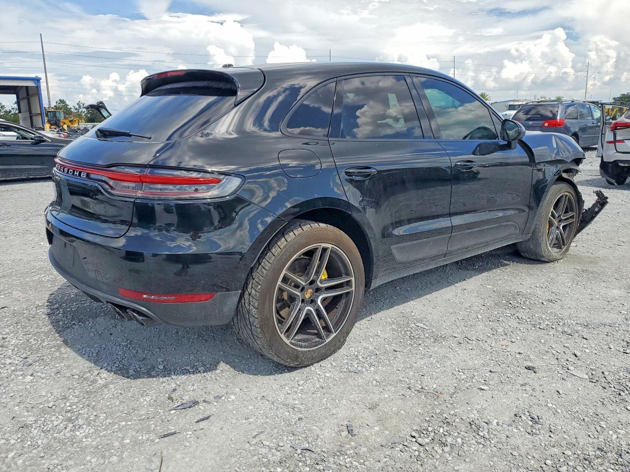 2021 PORSCHE MACAN