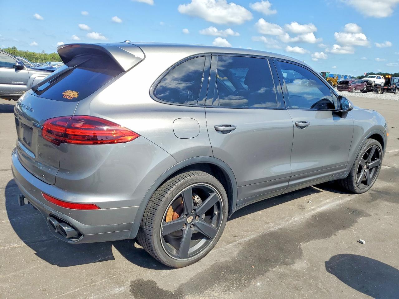 2015 PORSCHE CAYENNE — ?