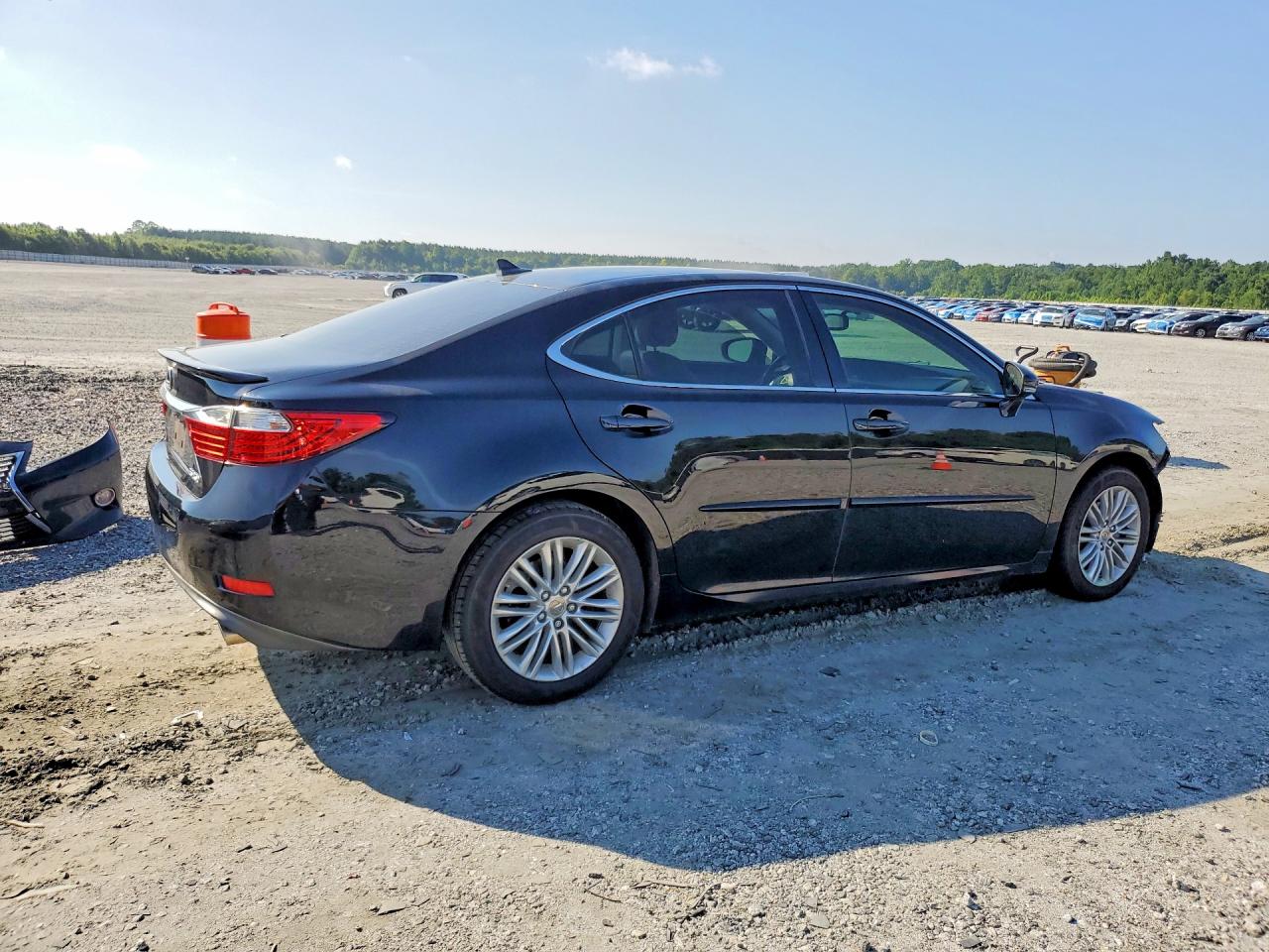 2013 LEXUS ES — ?