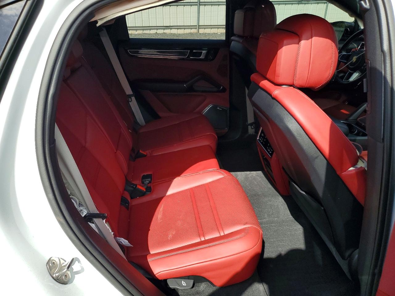 2022 PORSCHE CAYENNE
