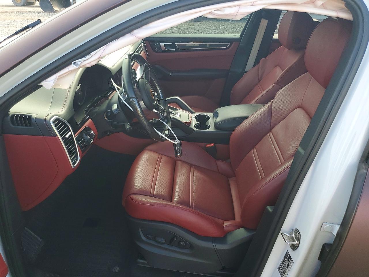 2022 PORSCHE CAYENNE