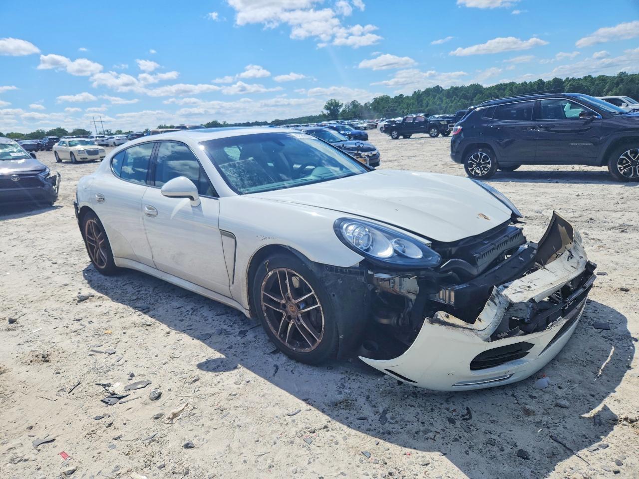 2016 PORSCHE PANAMERA