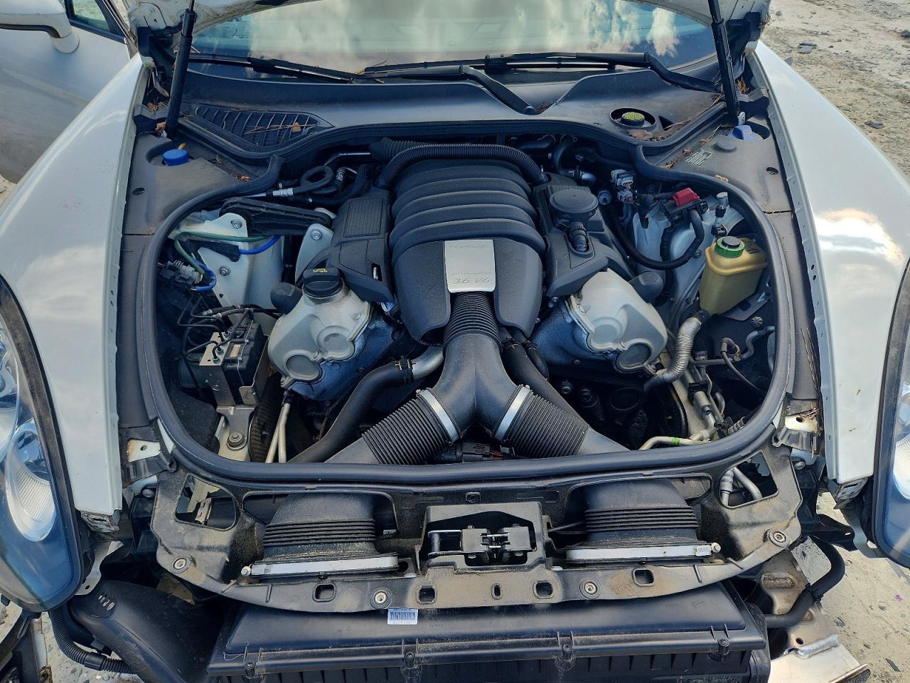 2016 PORSCHE PANAMERA