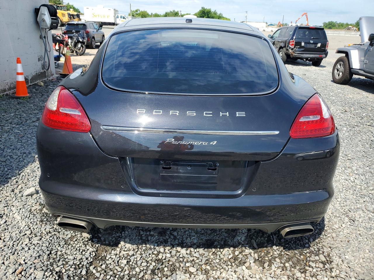 2013 PORSCHE PANAMERA
