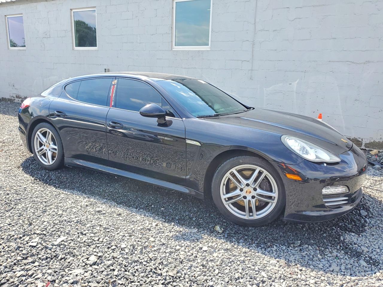 2013 PORSCHE PANAMERA