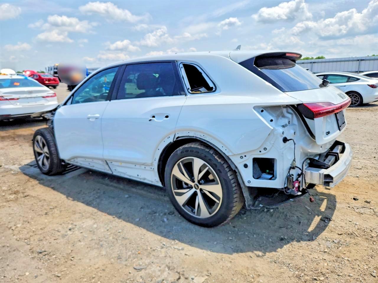 2024 AUDI e-tron SUV Q8 E-TRON
