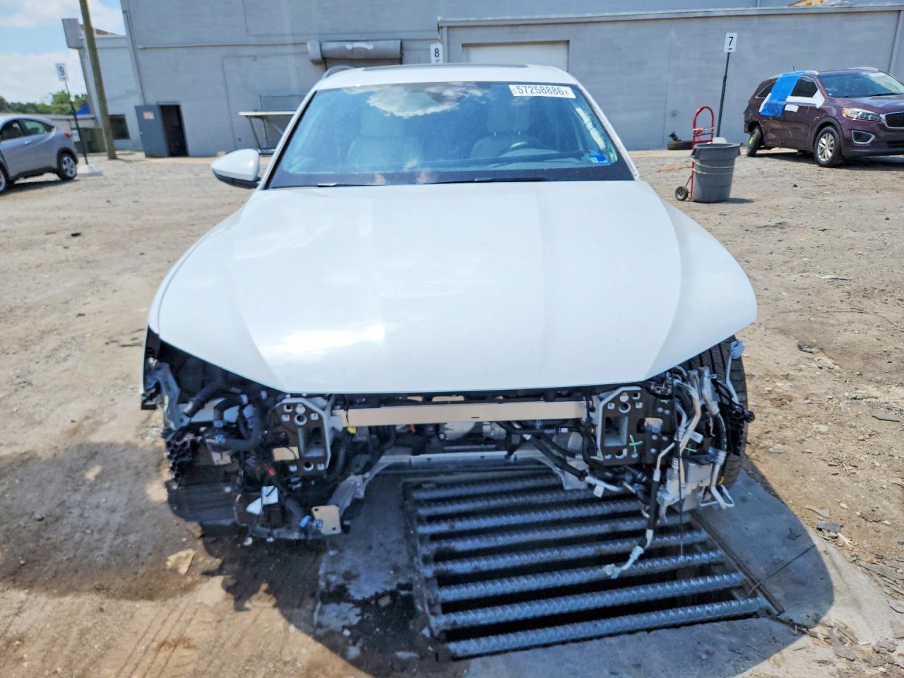 2024 AUDI e-tron SUV Q8 E-TRON