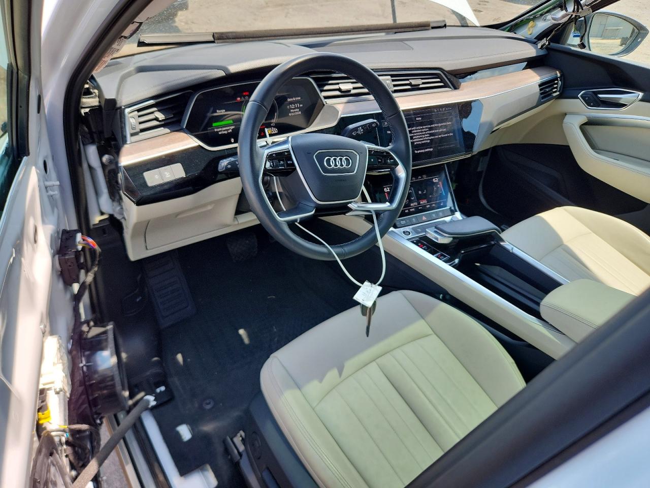 2024 AUDI e-tron SUV Q8 E-TRON