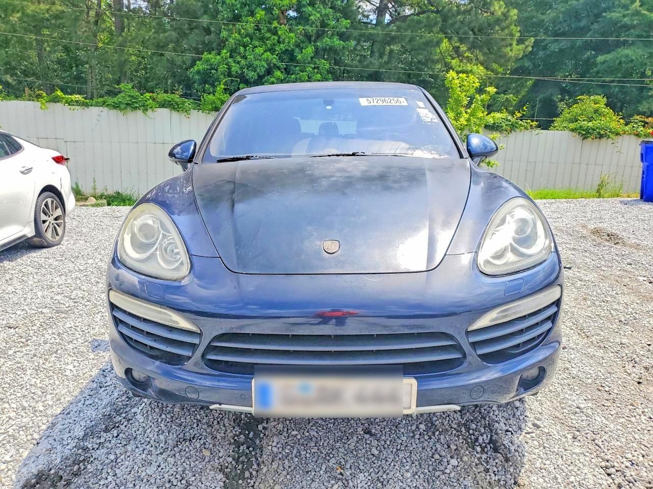 2011 PORSCHE CAYENNE — ?