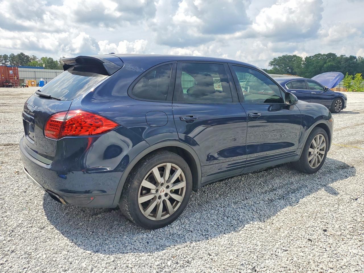 2011 PORSCHE CAYENNE