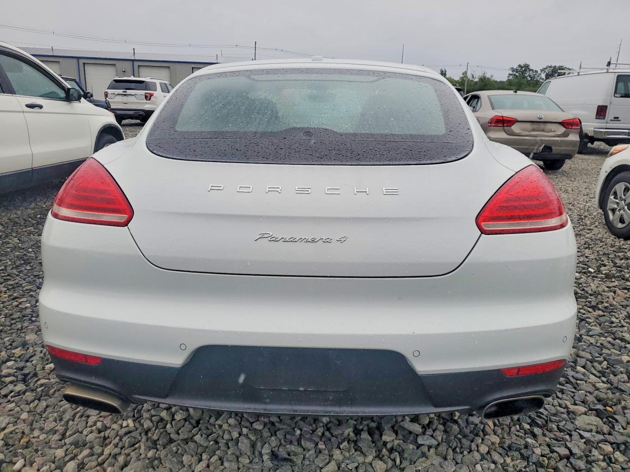 2016 PORSCHE PANAMERA