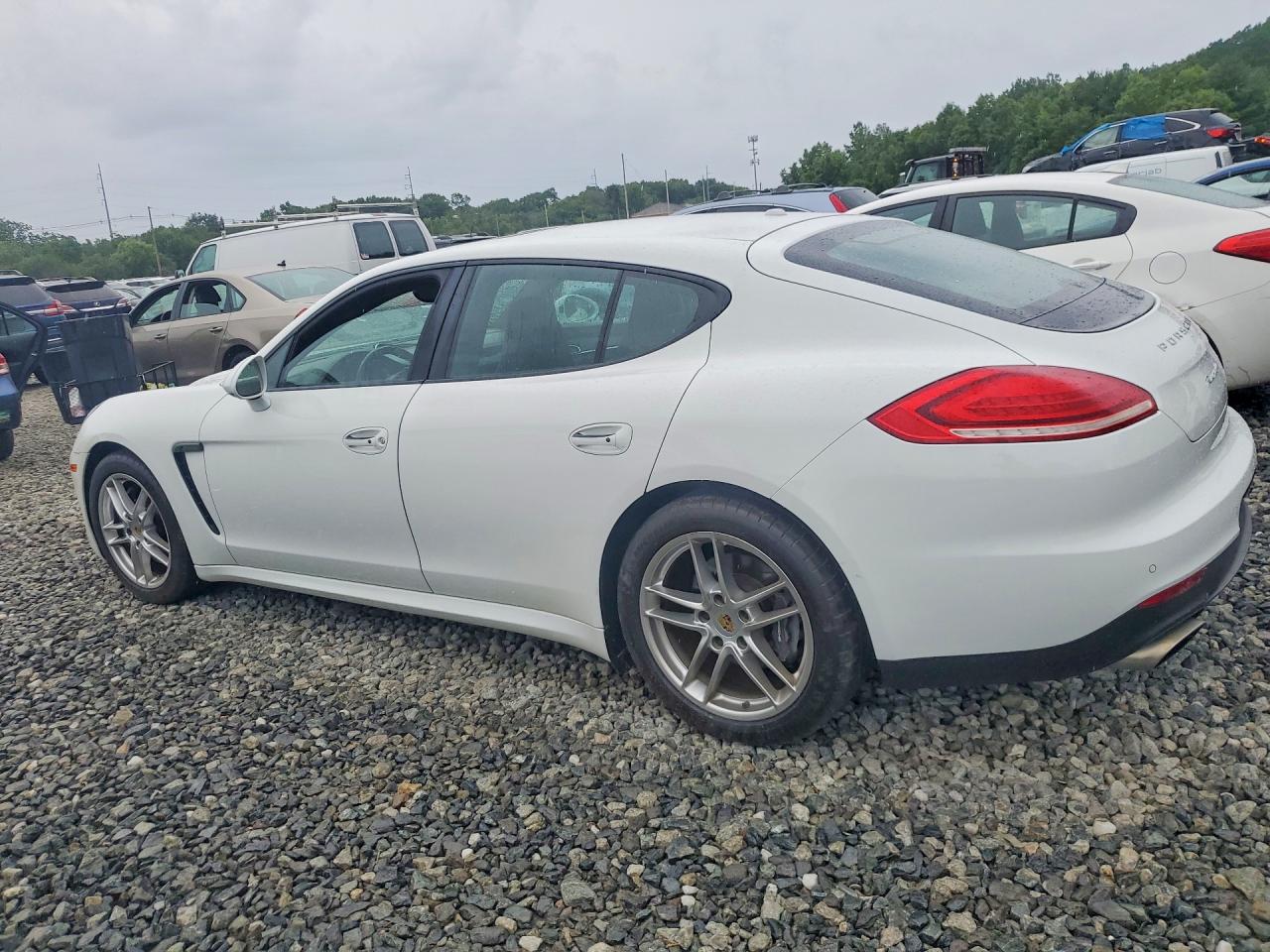 2016 PORSCHE PANAMERA