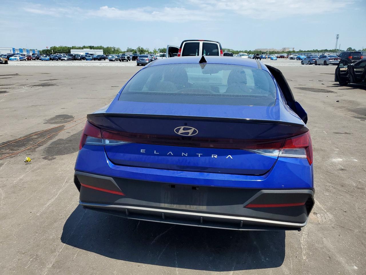 2025 HYUNDAI ELANTRA — ?